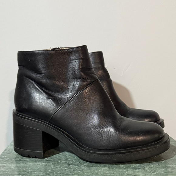 J Crew Chunky Heel Black Leather Ankle Boots - Picture 1 of 11